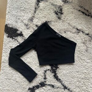 Pretty Little Thing crop one sleeve top